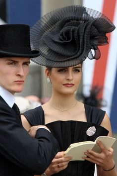 Racegoers At Ascot 2014 Ascot Fashion, Couture Hats, Ascot Hats, Races Fashion, Elegant Hats, Kentucky Derby Hats, Top Hats, Fancy Hats, Love Hat