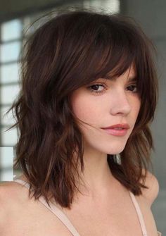 3 cortes de pelo que dan volumen si tenés pelo finito | Para Ti Baby Hair Cut Style, Cute Medium Length Hairstyles, Bangs Hairstyles, Bangs With Medium Hair, Midlength Haircuts, Shag Haircut, Haircuts With Bangs