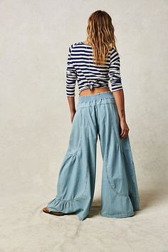 Blue Fits, London Blue, Small Waist, Boho Clothing, Retro Inspired, Tube Top, Wide Leg Jeans, Boho Outfits, Jeans Shop