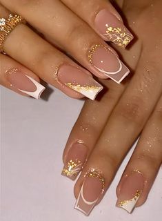 Nails With Gold, Gold Acrylic Nails, Fancy Nails Designs, Girly Acrylic Nails, Short Square Acrylic Nails, Acrylic Nails Coffin Pink, Seni 3d, Unique Acrylic Nails, Acrylic Nails Coffin Short