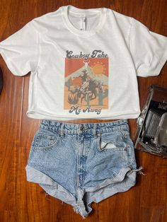 Summer Western Outfits, Cute Western Outfits, Cowgirl Graphic, Casual Country Outfits, Fair Outfits, Southern Outfits, Cute Country Outfits, Western Outfits Women, Vintage Crop Tops