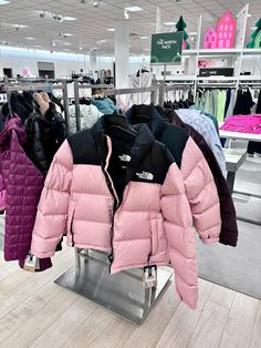 North Face Jacket Aesthetic, North Face Nuptse Jacket Outfit, North Face Outfits Women, North Face Aesthetic, Pink North Face Jacket, Trendy Winter Jackets, Cute Online Clothing Stores, 1996 Retro Nuptse Jacket, North Face 1996