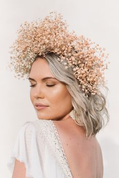 Short Hair Photoshoot, Real Flower Crown, Photoshoot Hairstyles, Hairstyles With Flowers, Baby Breath Flower Crown, Bridal Ponytail, Hair Photoshoot, Grecian Wedding, Meadow Wedding