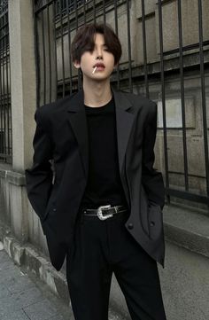 Outfit Cowok Korea, Korean Boy Hairstyle, Outfit Cowok, Korean Street Fashion Men, Kpop Fashion Men, Black Outfit Men, Black Korean, Outfit Korean Style, Trendy Boy Outfits