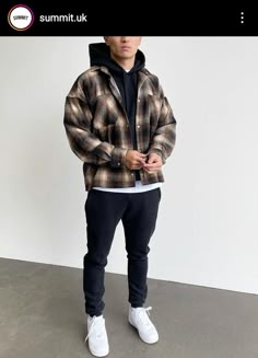 Black Winter Outfits Men, Men Winter Outfits Casual, Asian Winter Outfits, Casual Outfits For Men Winter, Winter Outfits Men Classy, Winter Drip Outfits, Black Men Winter Outfits, Winter Outfits Aesthetic Men, Men Streetwear Winter