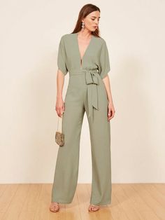 35 Cool Wedding Guest Jumpsuits Green Jumpsuit Outfit Wedding, Green Jumpsuit Outfit, Jumpsuit Outfit Wedding, Fancy Jumpsuit, Stylish Inspiration, Wedding Guest Outfit Fall, Outfit Wedding