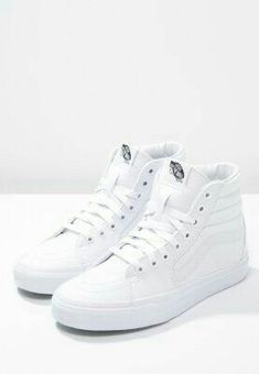 How To Clean White Converse, White High Top Converse, Basket Style, Outfit Street, Strappy Sandals Flat, White Converse, High Sneakers