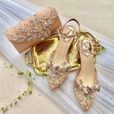 "please ask the seller about availability before making order :) Matching Set Rose Gold Women's Party Shoes Block Heels 5cm & Matching Clutch Shoe: Condition: 100%, soft, quality and new. Color: Rose Gold Heel: 5cm Material: Brocade & Satin Clutches: 9cm x 4cm x 20cm NOTE FOR BUYER - If the order is received, the order cannot be canceled because the order is already in production and the shipping address cannot be changed. - Due to the many variations on the monitor screen and browser, the resul Gold Heels Prom, Classy Elegant Wedding, Lavender Heels, Dream Wedding Shoes, Elegant Wedding Shoes, Butterfly Heels, Dress Kondangan, Wedding Shoes Low Heel, Shoes Outfit Fashion