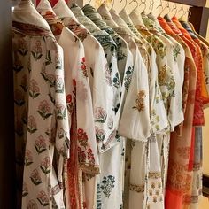 Jaipur Shopping Guide: Buy Trendy & Designerwear | LBB Delhi Jaipur Jewelry Rajasthan India, Jaipur Outfits Ideas, India Outfits, Amrapali Jewels, India Vacation, Theater Decor