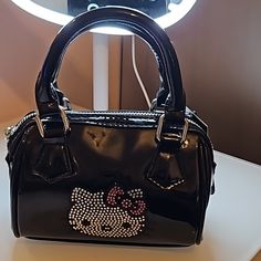 Hello Kitty Forever 21 Mini Crossbody Trendy Black Bag With Hello Kitty Print, Hello Kitty Forever 21, Hello Kitty Bags, Hello Kitty Y2k, Hello Kitty Purse, Cat Coin Purse, Kitty Stuff, Hello Kitty Pink, Pink Hello Kitty