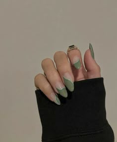 Kelsey Diprima, Green Acrylic Nails, Almond Acrylic Nails, Classy Fashion, Minimalist Nails