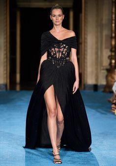 Runway Gowns, Corset Gown, Off Shoulder Gown, Corset Fashion, Christian Siriano, Couture Gowns, Couture Dresses, Corset Dress, Couture Fashion