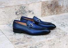 Style: 509-28-Blue Elegant Burnished Calfskin slip-on Loafer from the Carrucci collection features a Double Gore for your perfect fit, soft Calfskin lining, Horsebit Hardware detailing, and a clean welt! Cordovan Shoes, Jordan Photos, Blue Loafers, Suit Shoes, Fashion Footwear, Colorful Shoes, Suede Shoes, Michael Jordan, Online Retail