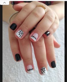 Hawollen Nails, Gelish Halloween Nails, Halloween Short Nails, Trendy Halloween Nails, Halloween Nails Simple, Fun Halloween Nails, Short Nail Manicure, Holloween Nails, Halloween Nails Easy