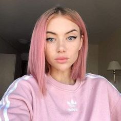 Pink Short Hair, Beautiful America, America Fashion, Light Pink Hair, Short Grunge Hair, Fashion Usa, Hair Streaks, Instagram Selfie, Peinados Fáciles Para Cabello Corto