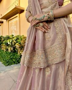 Indian Fits, Function Dresses, Indian Outfits Lehenga, Lehenga Designs Simple, Desi Fits, Traditional Indian Dress, Pakistani Fashion Party Wear