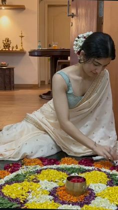 Off White Saree, Trendy Outfits Indian, Girl Aesthetics, Saree Poses, Casual College Outfits, Winter Fashion Outfits Casual