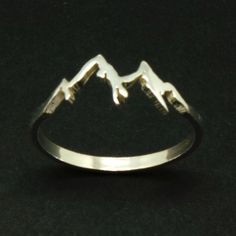 Sterling Silver Mountain Range Ring Camp Mountain by yhtanaff Silver Mountain, Mountain Jewelry, Joe Montana, Titanium Jewelry, Finger Rings, Snowboards, Creative Jewelry, Mountain Range, Calla Lily