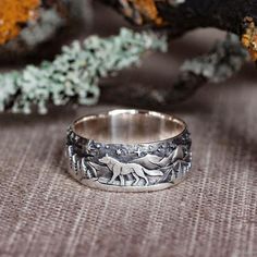 Wolf Couple, Loyalty Symbol, Wolf Ring, Couples Ring Set, Silver Wolf, Ring Fashion, Fashion Ring, Couple Rings, Engraved Rings