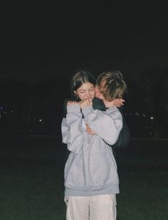 💞Try not to kiss - Cute couple love aesthetic - Relationship goals - Romantic couple goals Couples Vibe, Teen Love, Foto Tips, The Love Club, Boyfriend Goals, Cute Couples Photos, Relationship Goals Pictures, The Perfect Guy, Photo Couple