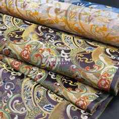 KINRAN - Japanese traditional woven fabric 金らん This item high-quality Japanese Kimono Fabric(gold brocade). main material: polyester Information fabric width: 70cm (28.5") 1unit = 25X70cm 2unit =50X70cm 3unit =75X70cm.... ．50cm =0.5 meter=0.55 yard ．If you need 1meter of fabric or more, we will send you the fabric in one piece. Parcels are shipped via airmail from Hong Kong We will provide tracking numbers. Japanese Brocade Fabrics, Gold Brocade, Style Japonais, Kimono Fabric, Japanese Kimono, Fabric Width, Japanese Style, Japanese Traditional, Woven Fabric