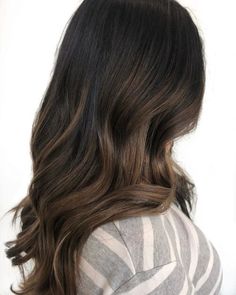 22 Incredible Balayage Dark Brown Hair Colors to Steal Balayage Dark Brown Hair, Sabrina Hair, Balayage Dark Brown, Dark Brunette Balayage, Dark Ash Brown, Balayage Dark, Dark Brown Hair Balayage, Natural Dark Hair, Brown Hair Trends