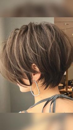 Gray Hair Pixie Cuts, Gray Hair Growing Out, Short Blonde Haircuts, Gray Hair Cuts, Grey Hair Styles For Women, Gray Hair Highlights, Long Gray Hair, Bridesmaid Hair Down, Low Lights Hair