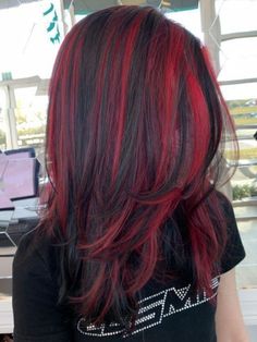 Black Hair With Red Highlights, Skunk Hair, Red Hair Inspo, Hair Color Streaks, Hair Streaks, Dyed Hair Inspiration, Pretty Hair Color