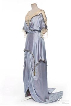 Evening dress, 1912-13From Les Arts Décoratifs via Europeana... 1920 Fashion, That Dress