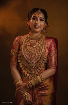 Uncovering the Hottest Indian Wedding Jewelry Trend South Indian Bride Jewellery, Kerala Hindu Bride, Good Jewelry, Indian Bride Makeup, Kerala Bride