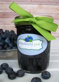 Blueberry Jam Oval Canning Jar Labels for quilted jam jars | Shop for more canning labels on CanningCrafts.com | #canning #foodpreservation #preserving #blackberryjam #CanningCrafts