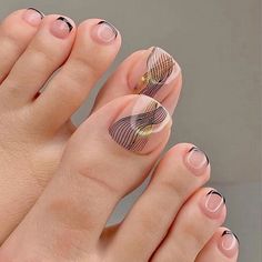 2024 Summer Toe Nail Color Trends: Elegant Designs for Dark, Light, Tan, and Pale Skin Nail Trends 2022 Summer, Nails Trends 2022, French Toe Nails, Toenail Art, Fake Toenails, Hari Valentine