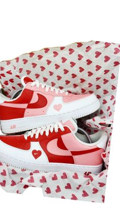 Custom High Top Shoes, Painted Forces Ideas, Shoe Painting Ideas Nike Air Force 1, Diy Sneakers Designs Ideas, Custom Air Force 1 Design, Painted Sneakers Ideas, Nike Valentines Day Shoes, Air Force 1 Design Ideas, Custom Air Force 1 Diy