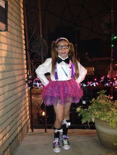 Gorgeous Hello Kitty Nerd. Gorgeous costume for girls Cute Nerd Costumes, Girl Nerd Costume, Cute Nerd Outfits, Nerd Hello Kitty, Cute Costume Ideas, Dressup Ideas, Nerd Halloween Costumes, Nerd Costumes, Geek Costume