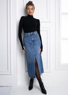 Women Fall Work Outfits 2023, Denim Skirt Outfit Office, Formal Denim Dress, Long Denim Skirt Outfits Winter, Desk To Dinner Outfit, Denim Skirt Office Work Outfits, Demin Skirt Winter Outfit, Black Jeans Skirt Outfit Winter, Long Blue Denim Skirt Outfit