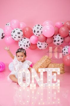 Cow First Birthday Pictures, My First Rodeo Birthday Photoshoot, Photography Graduation, Smash Cake Girl, First Birthday Pictures, Rodeo Birthday