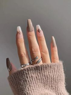 Elegant Winter Nail Designs | 31+ Classy Looks to Obsess Over Brown Gradient Nails, Sweater Weather Nails, Fall Brown Nails, Weather Nails, Classy Winter Nails, Short Red Nails, Subtle Nail Art, Chic Manicure, Nails Autumn