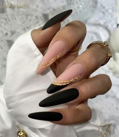 23  Stunning Black Matte Nail Ideas (2024) - DrExplains Nails Inspiration Matte, Classy Black Nails, Classy Nail Art Ideas, Black Gold Nails, Black Nails With Glitter, Glitter Accent Nails, Classy Nail, Gold Nail Designs, Matte Black Nails