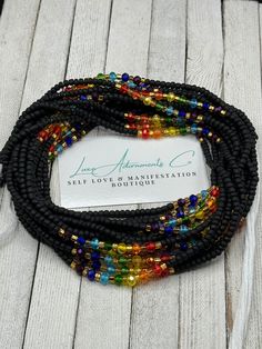 Welcome to Luxe Adornments, where our handmade designs by Vee Webb meet spirituality, self-love, and balance. Our Matte Chakra Waist Beads are the perfect addition to any outfit or personal ritual. �💫💖 Each chakra is associated with a color and energy center in the body. The 7 chakras include: Root chakra - Red Sacral chakra - Orange Solar plexus chakra - Yellow Heart chakra - Green Throat chakra - Blue Third Eye chakra - Indigo Crown chakra - Violet Our waist beads are made with high-quality c Chakra Waist Beads, Orange Waist Beads, Indigo Chakra, Orange Chakra, Belly Beads, Chakra Racine, Diy Bracelets Easy, Waist Beads, Yellow Heart