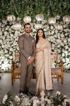 Reception Look Groom Indian, Engagement Outfit South Indian, Indian Couple Engagement Photoshoot, Engagement Looks In Saree, Indian Reception Couple Outfit, Couple Wedding Outfits Indian, Saree Reception Look For Bride