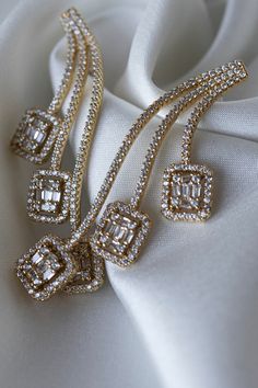 Earrings Diamond Tops, Fancy Jewelry Necklace, Elegant Jewellery, Modern Jewellery Design, Fancy Jewellery Designs, Diamond Pendants, Indian Jewellery Design Earrings, Bridal Jewelry Collection, Fancy Rings