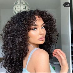 Makeup With Black Hair, Curly Hair Shape, 3b Curly Hair, Curly Cut, Curly Hair Beauty, Curly Fro, Natural Curly Hair Cuts, Colored Curly Hair, Beautiful Curly Hair