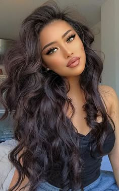 Long Dark Brown Hair, Long Dark Hair, Glamorous Makeup, Gorgeous Eyes, Dark Brown Hair, Dark Hair, Woman Face