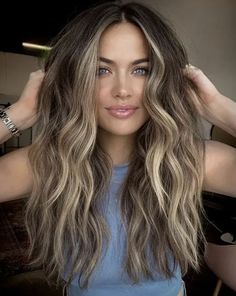 Hairstyle 2022, Fall Haircut, Hairstyle Girl, Dark Blonde Hair Color, Bronde Hair, Girl Hairstyle, Brunette Hair With Highlights, Balayage Hair Dark