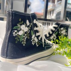 Converse Pattern, 70 Converse, Cool Converse, Bridal Converse, Custom Sneakers Diy, Converse Custom