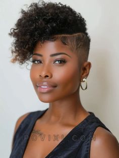 Hair Shaved Sides, Naturalista Hairstyles, Shaved Hairstyles, Short Haircuts For Black Women, Curly Styles, Haircuts For Black Women