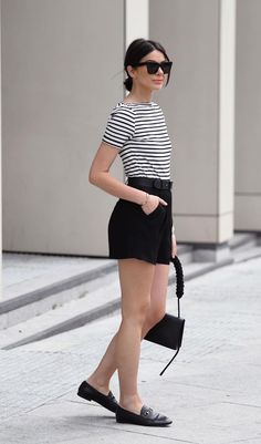 Summer Loafer Outfits Women, Outfits Com Short, Short Woman Outfit, Casual Shorts Outfit For Women, Short Outfits Women, Elegant Outfit Casual, Short Outfit Ideas, Look Com Short, Casual Shorts Outfit