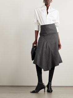 Brunello Cucinelli's skirt is paneled to create elegant drapes through the asymmetric midi silhouette. It's tailored from gray wool - a textile that feels polished and perfect for meetings and functions. Wool Midi Skirt, Flat Dress Shoes, Floral Dresses Short, Paneled Skirt, Dress Flats, Elegant Drapes, Exclusive Dress, Costume Intero, Matthew Williamson