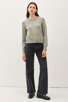 Women's essentials for fall: The basic crew neck sweater. This ultra soft and lightweight long sleeve sweater is a good basic and perfect for layering. Fall Outfit Essentials, Fall Clothing Essentials, Outfit Essentials, Basic Sweater, Trendy Sweaters, Basic Sweaters, Classic Sweater, Soft Classic