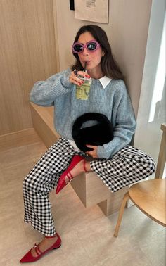 Fall And Winter Fashion 2024, Layered Office Outfits, Cool Girl Business Casual, Cool Corporate Fashion, Creative Business Casual Outfits, Fun Work Outfits Women, Cool Professional Outfit, Work Outfits Women Colorful, Work Outfits Colorful